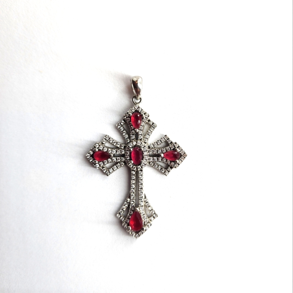 One of a kind sterling 925 Cross 😍